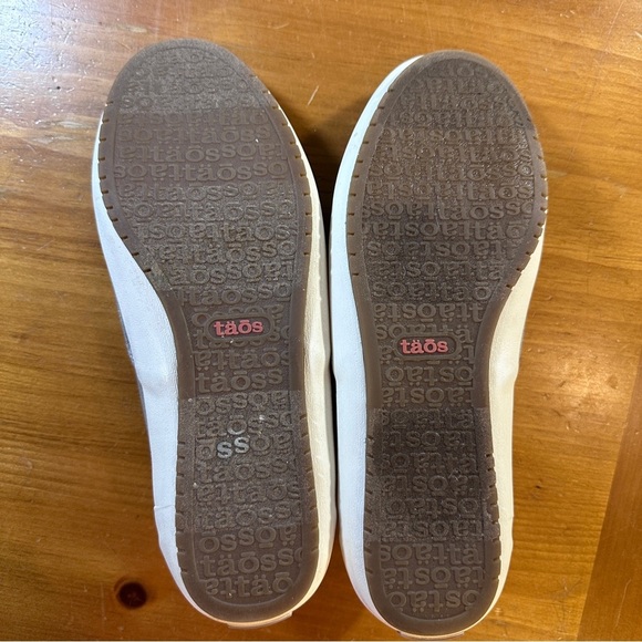 Taos Gray Slip-On Dandy Sneakers - Size 8.5 - Picture 7 of 8